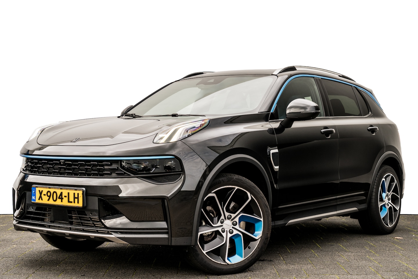 Lynk & Co 01 - 1.5 Plug-in Hybrid 262 Pk | Black Pack | Panoramadak | Zwarte Hemel | 75 km Elektrisch | 3 - AutoWereld.nl