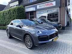 Porsche Cayenne Coupé - 3.0 E-Hybrid NL-auto/Sport Chrono/Leder/Pano/21 Inch/360 Camera/Soft Close