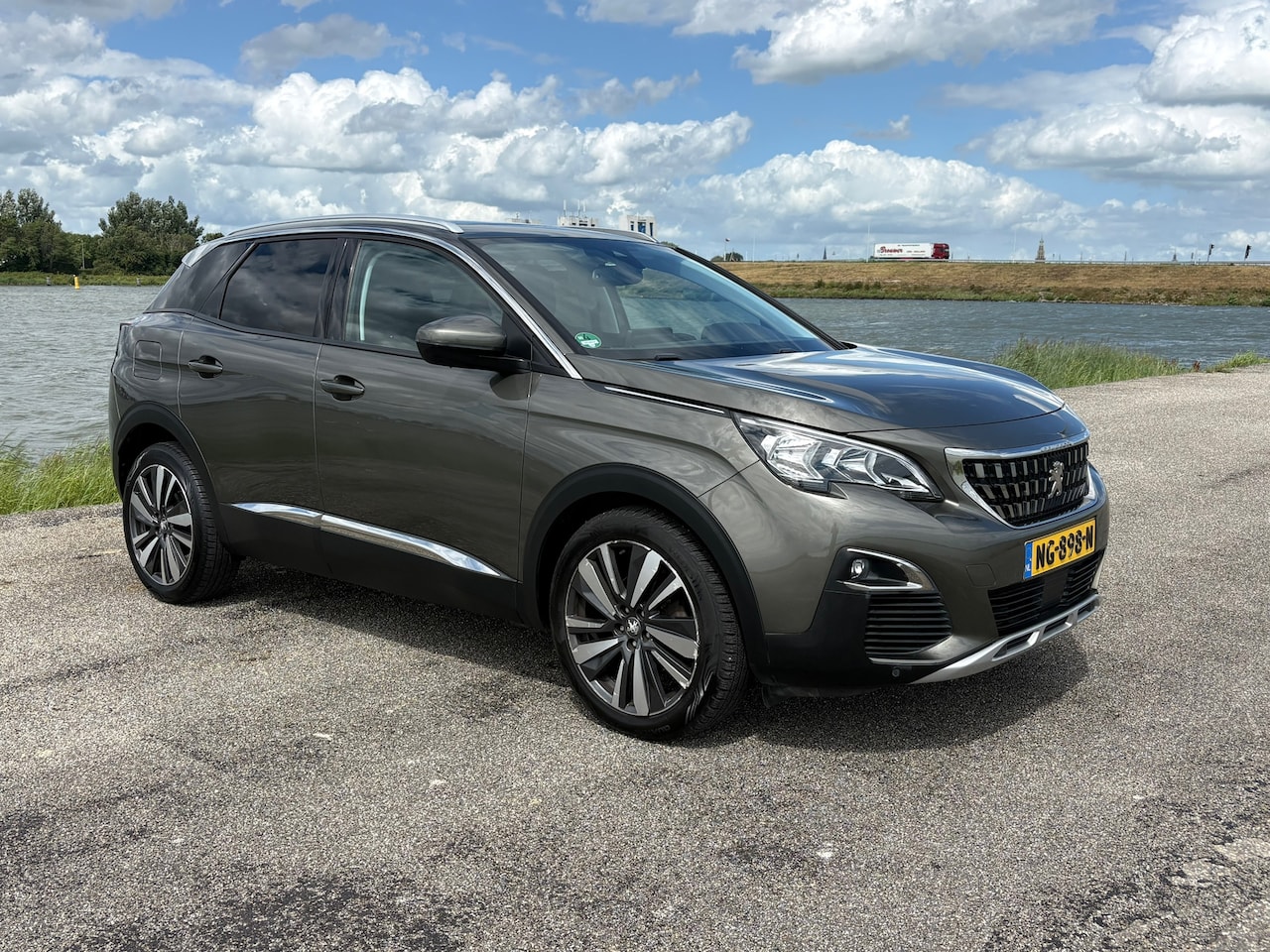 Peugeot 3008 - 1.2 PureTech Première/Pano/ECC/Keyless - AutoWereld.nl