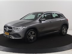 Mercedes-Benz GLA-Klasse - 200 Style | Half leder | Stoelverwarming | Trekhaak | Cruise control | Camera | Park assis