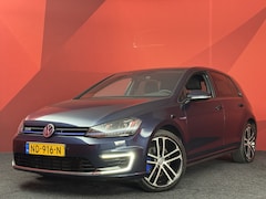Volkswagen Golf - 1.4 TSI GTE Connected Series | Trekhaak | Panorama | SOH 79% | Dealer onderhouden