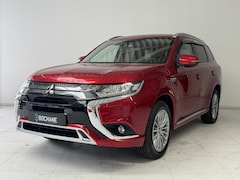 Mitsubishi Outlander - 2.4 PHEV Intense | Trekhaak | Navigatie | Camera | Stoelverwarming |