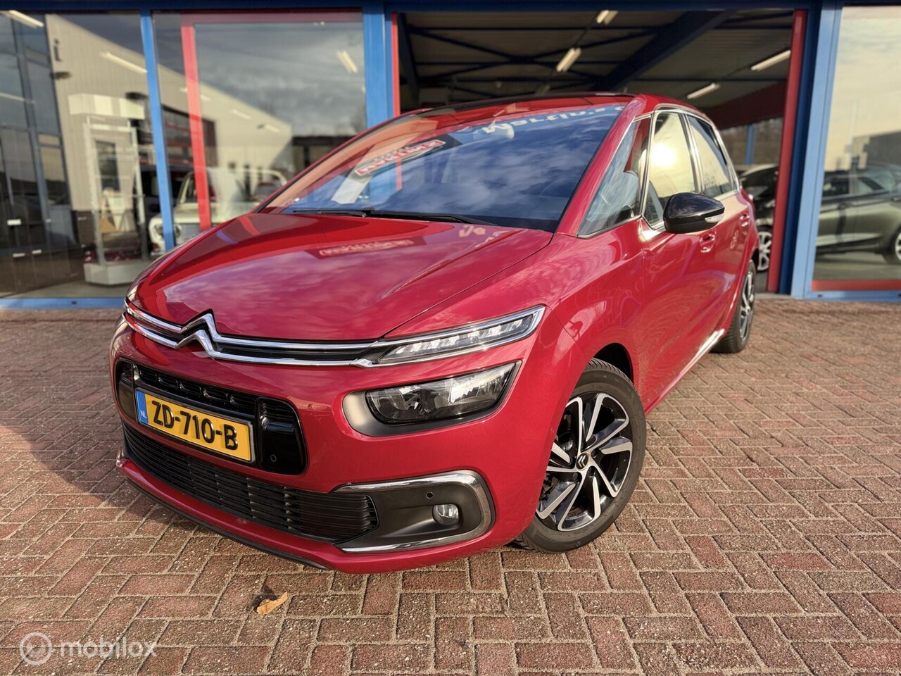 Citroën C4 SpaceTourer - 1.2 PureTech Feel | CRUISE | CLIMA | CARPLAY | TREKHAAK - AutoWereld.nl