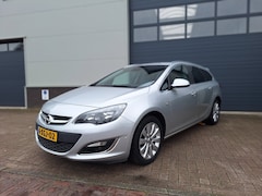Opel Astra Sports Tourer - | 1.4 Turbo Cosmo | Camera | Cruise control | 2e eigenaar NAP | Airco | Navigatie |