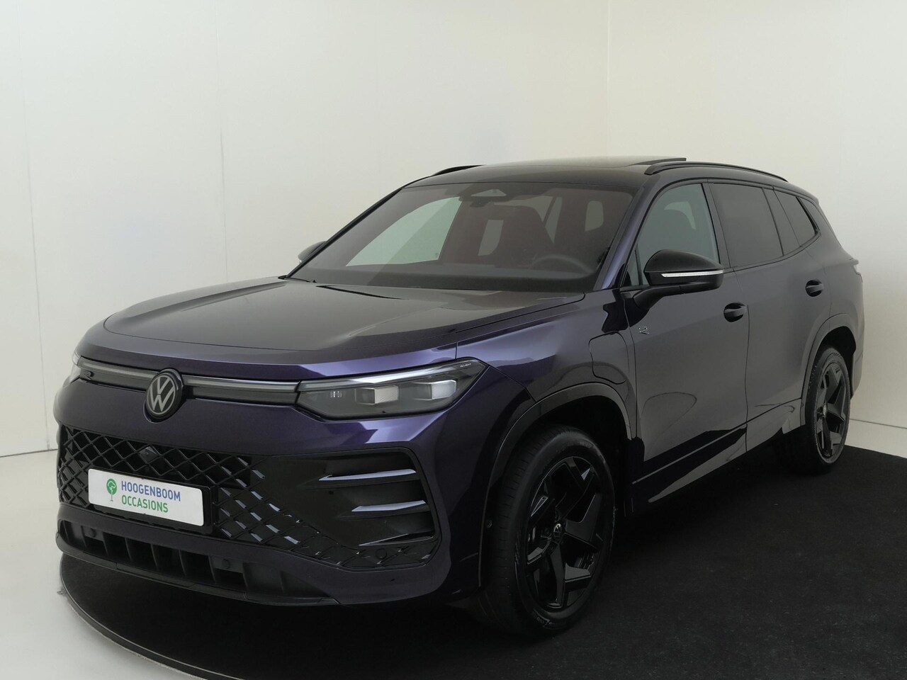 Volkswagen Tayron - 1.5 eHybrid R-Line Edition | SoH 100% | Panoramadak | Trekhaak | 360 camera | ErgoActive s - AutoWereld.nl