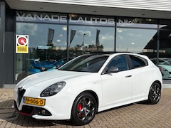 Alfa Romeo Giulietta - 1.4 Turbo MultiAir Super Aut. Panorama Leer Xenon Navi NL-Auto NAP Dealeronderhouden