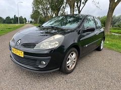 Renault Clio - 1.4-16V Dynamique Luxe