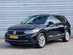Volkswagen Tiguan - 1.5 TSI Life Business|ACC|Stoelverwarming|Comfortstoelen|Climate Control