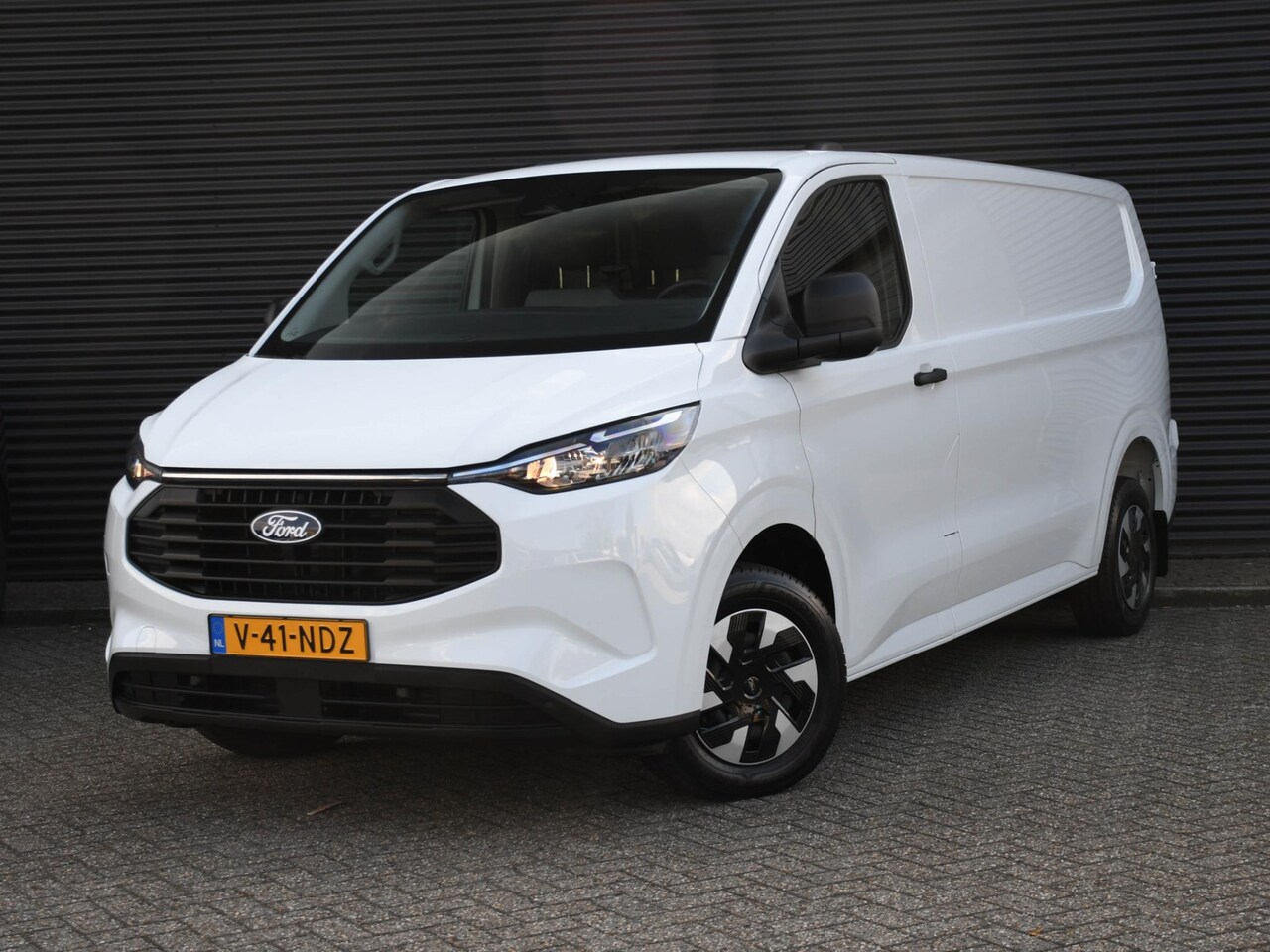 Ford Transit Custom - Trend L2H1 320 2.5 PHEV 232pk Automaat STOELVERWARMING | ADAP. CRUISE | DODE HOEK | USB | - AutoWereld.nl