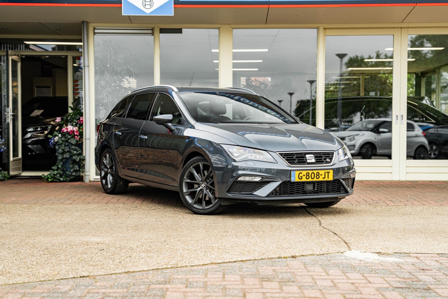 SEAT Leon ST - 2.0 TSI FR Business Intense 2.0 TSI FR Business Intense - AutoWereld.nl
