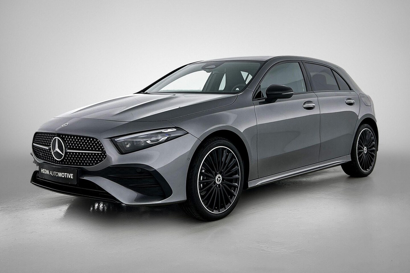 Mercedes-Benz A-klasse - A 250e Automaat Business Solution AMG Limited | Excellence Edition | Nightpakket | 19'' Li - AutoWereld.nl