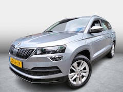 Skoda Karoq - 1.0 TSI Business Edition Getinte ramen - 17Inch LMV - Parkeersensoren V+A - Apple Carplay/
