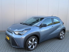 Toyota Aygo X - Hybrid 116PK Active Automaat Nieuw uit voorraad Camera/Stoelverwarming/Adapt.Cruise/ Carpl