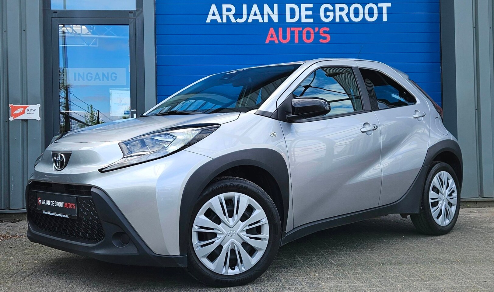 Toyota Aygo X - 1.0 VVT-i AUTOMAAT ACC Camera Carplay® veel opties! Dealer onderhouden - AutoWereld.nl