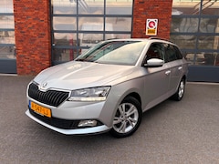 Skoda Fabia Combi - 1.0 TSI Ambition | Cruise control | Regen en Lichtsensor| Apple Carplay | All Season bande