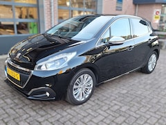 Peugeot 208 - 1.2 PureTech Allure met nieuwe distriem