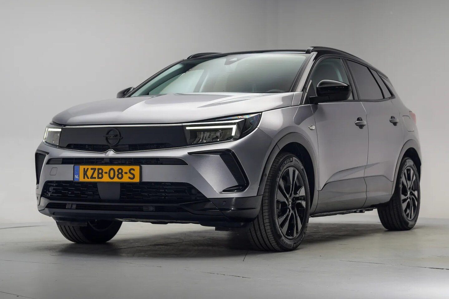 Opel Grandland - 1.6 Plug-in Hybrid 225pk GS-Line [ SoH 97,4% | LED Apple/Android Sportstoelen ] - AutoWereld.nl