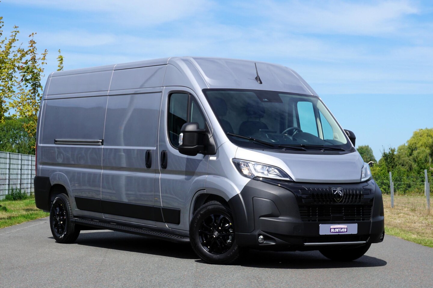 Peugeot Boxer - 2.2 BlueHDi 180 L3H2 3.5t Nieuw en BPM vrij |180 pk automaat |2e airbag |Groot scherm |Nav - AutoWereld.nl
