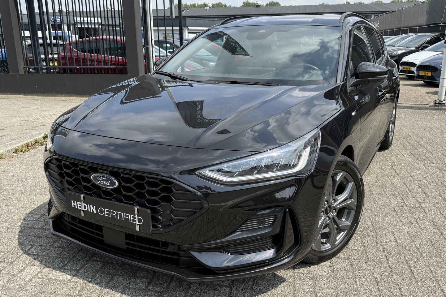 Ford Focus Wagon - 1.0 EcoBoost Hybrid ST Line | Winter pack | driver assistent pack | Camera | Navigatie | P - AutoWereld.nl