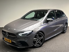 Mercedes-Benz B-klasse - 180 AMG Line | Panoramadak | Elektrisch verstelbare stoelen | Stoelverwarming | 360º Camer