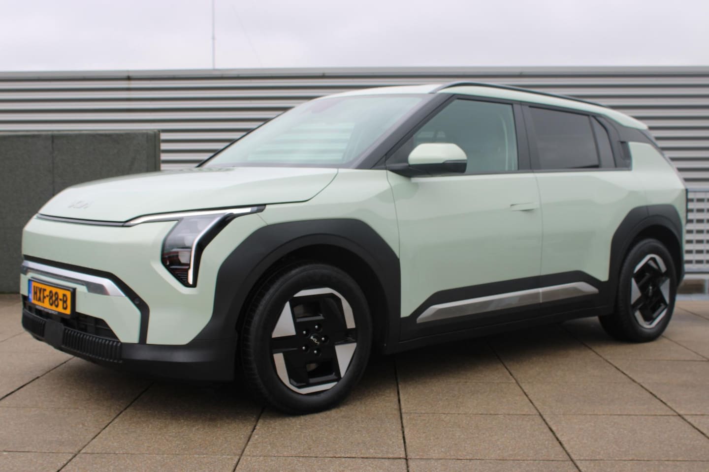 Kia EV3 - Plus 81.4 kWh Stuur+Stoel verwarming / Navigatie / Camera - AutoWereld.nl