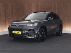 Volkswagen Tiguan - 1.5 204pk eHybrid R-Line Edition Black Style Trekhaak 360Camera Keyless Massage Panoramada