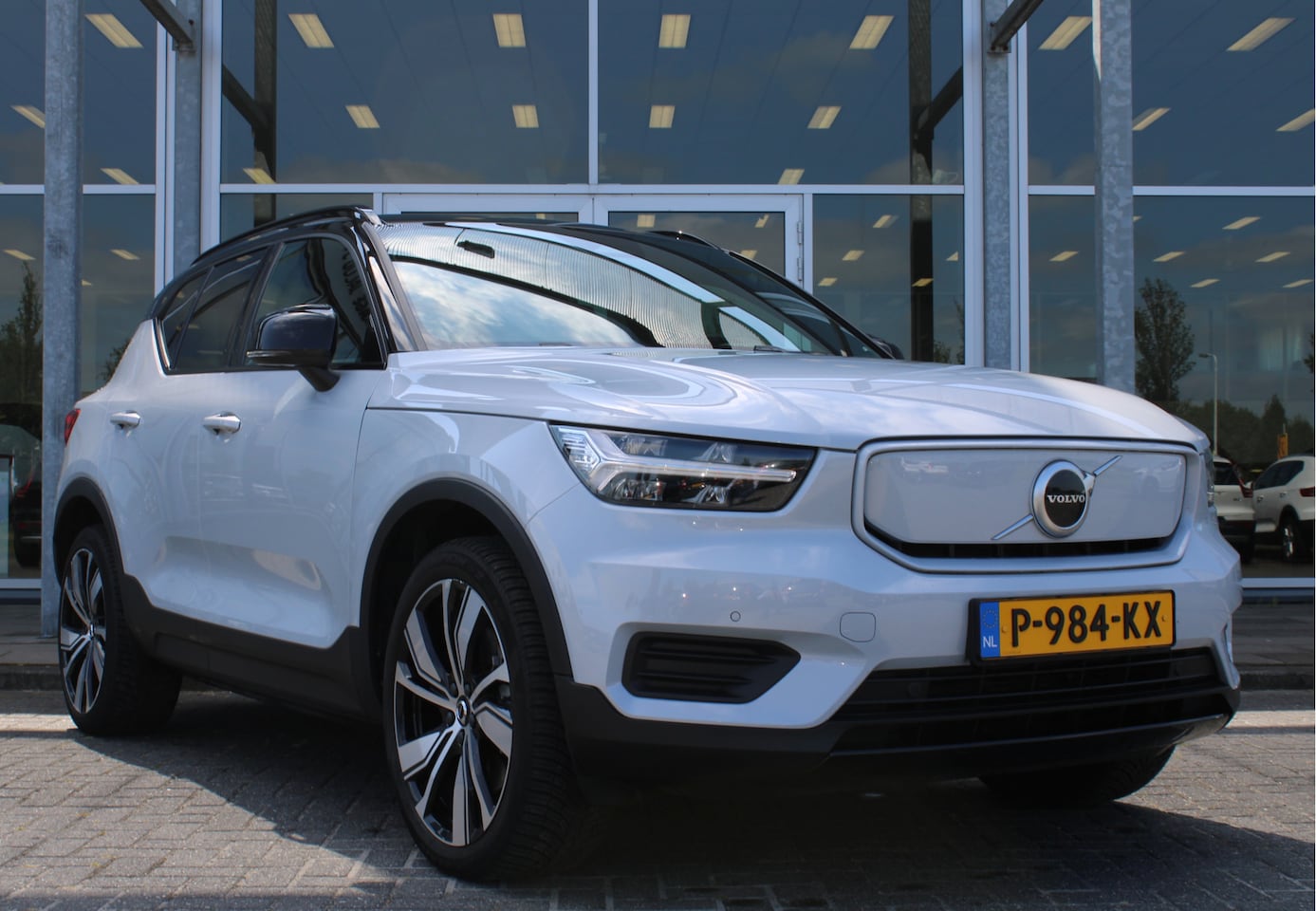 Volvo XC40 - 232PK Recharge Plus | Adapt. Cruise | BLIS | Warmtepomp | Camera + PDC | 20" LMV | Getint - AutoWereld.nl