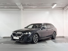 BMW i5 Touring - eDrive40 | M-Sport Pro | Bowers & Wilkins | Innovation Pack | Travel Pack | Comfort Pack