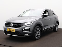 Volkswagen T-Roc - 1.5 TSI Sport Navigatie - Camera - Sportstoelen - 17 Inch