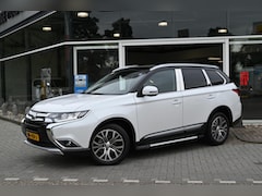 Mitsubishi Outlander - 2.0 Connect Pro | android auto / apple carplay | trekhaak