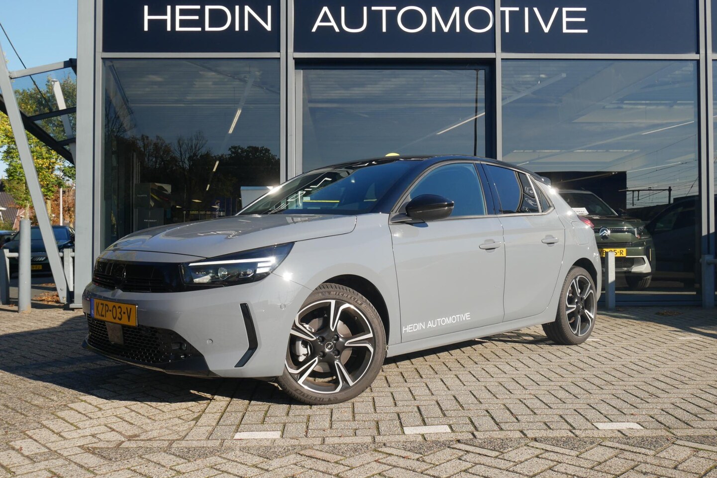 Opel Corsa - 1.2 Turbo Hybrid Ultimate | Navigatie | Stoelverwarming | Camera | Carplay / Android auto - AutoWereld.nl