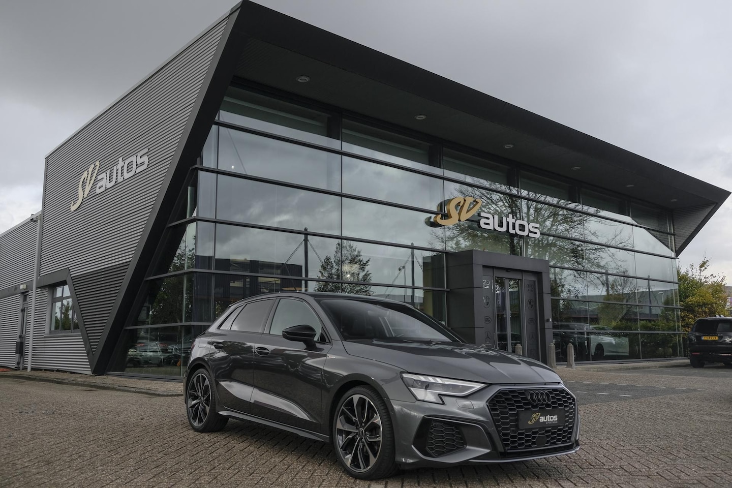 Audi A3 Sportback - 35 TFSI 150pk S-line Carplay Virtual cockpit Sportstoelen Matrix 19" LMV S3 Black pack - AutoWereld.nl