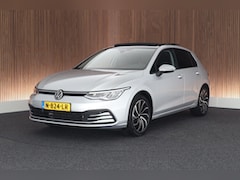 Volkswagen Golf - 1.5 eTSI 150pk DSG Life Panoramadak Navigatie Stoelverwarming Adaptive Cruise