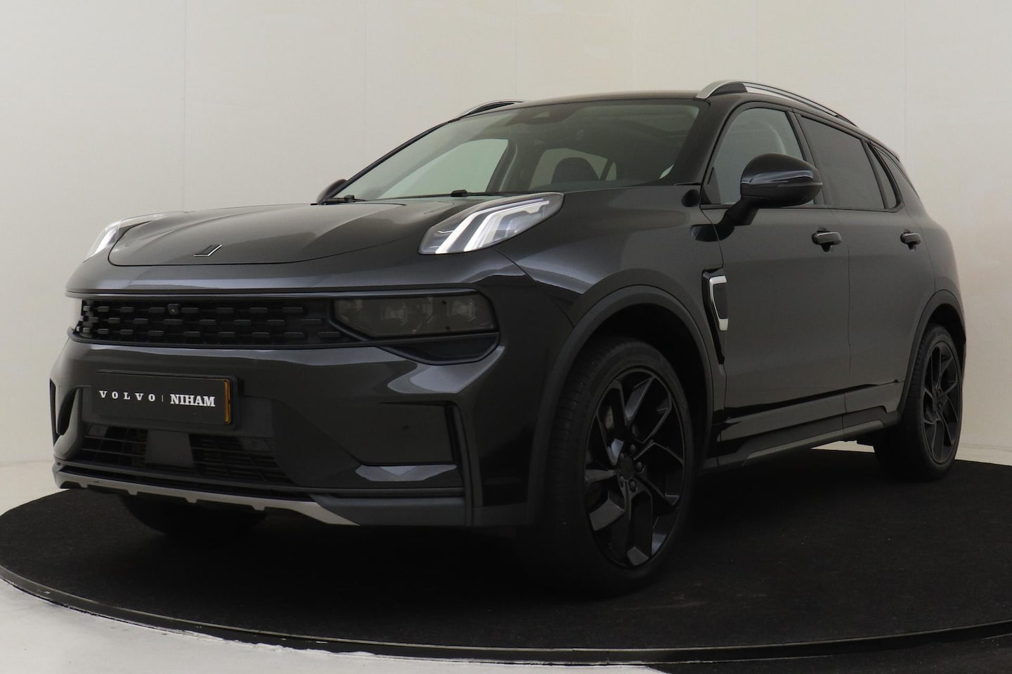 Lynk & Co 01 - 1.5 PHEV BLACK EDITION -PANO.DAK|ELEK.STOEL|HARMAN.INFINITY|360°CAM|CARPLAY|20" - AutoWereld.nl