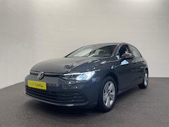 Volkswagen Golf - 1.0 eTSI 110pk Automaat Life Navigatie Apple Carplay/Android Auto Parkeersensoren Adaptiev