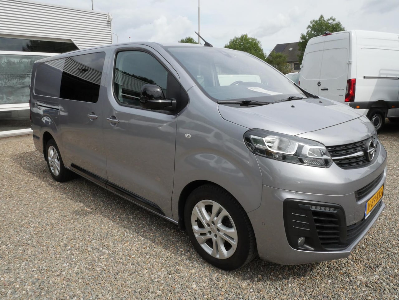 Opel Vivaro - 2.0 CDTI 150PK L3 Dubbele cabine AC NAV LMV Haak 2 x Schuifdeur - AutoWereld.nl