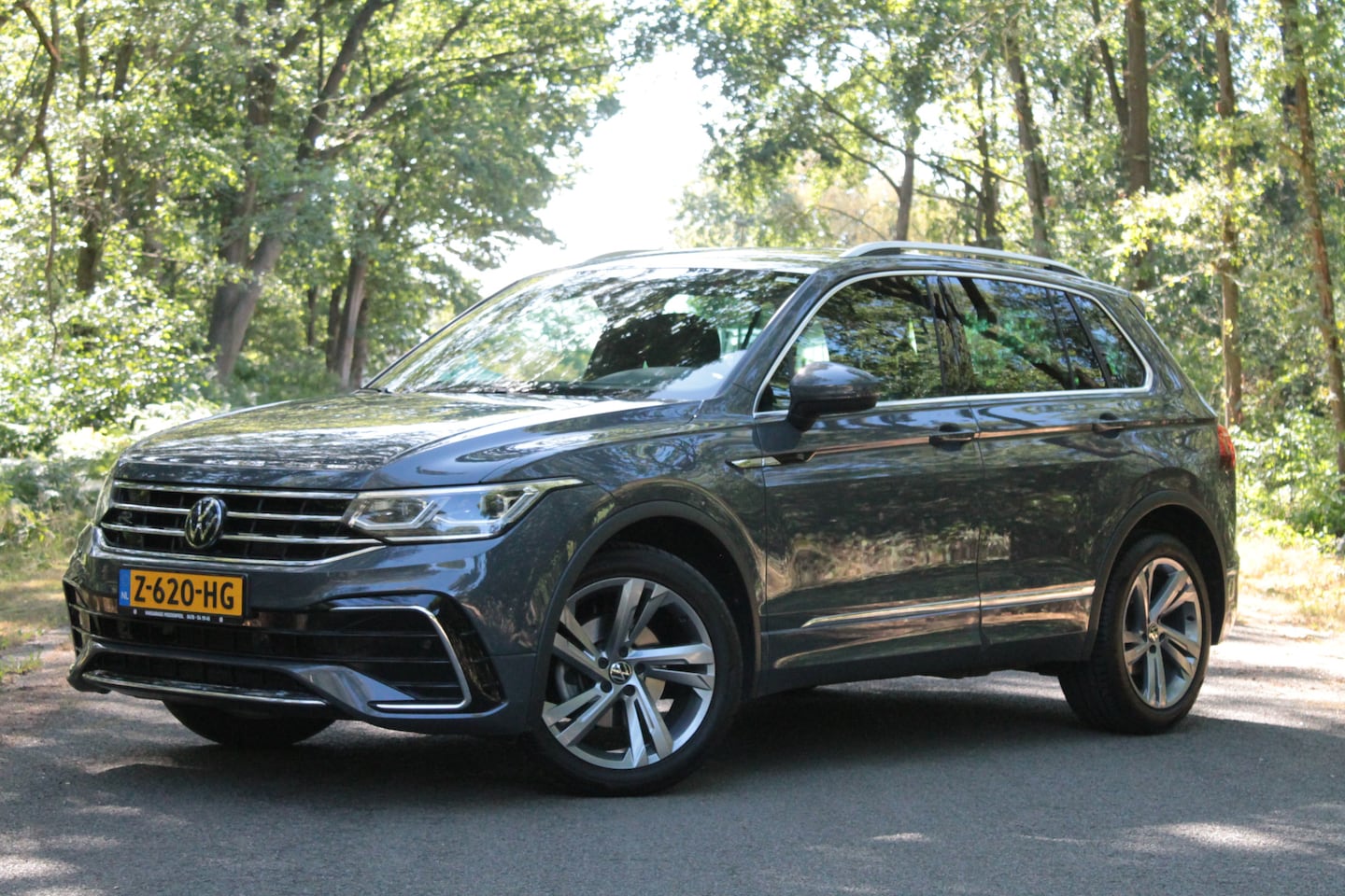Volkswagen Tiguan - 1.5 TSI R-Line Business | Carplay | Trekhaak - AutoWereld.nl