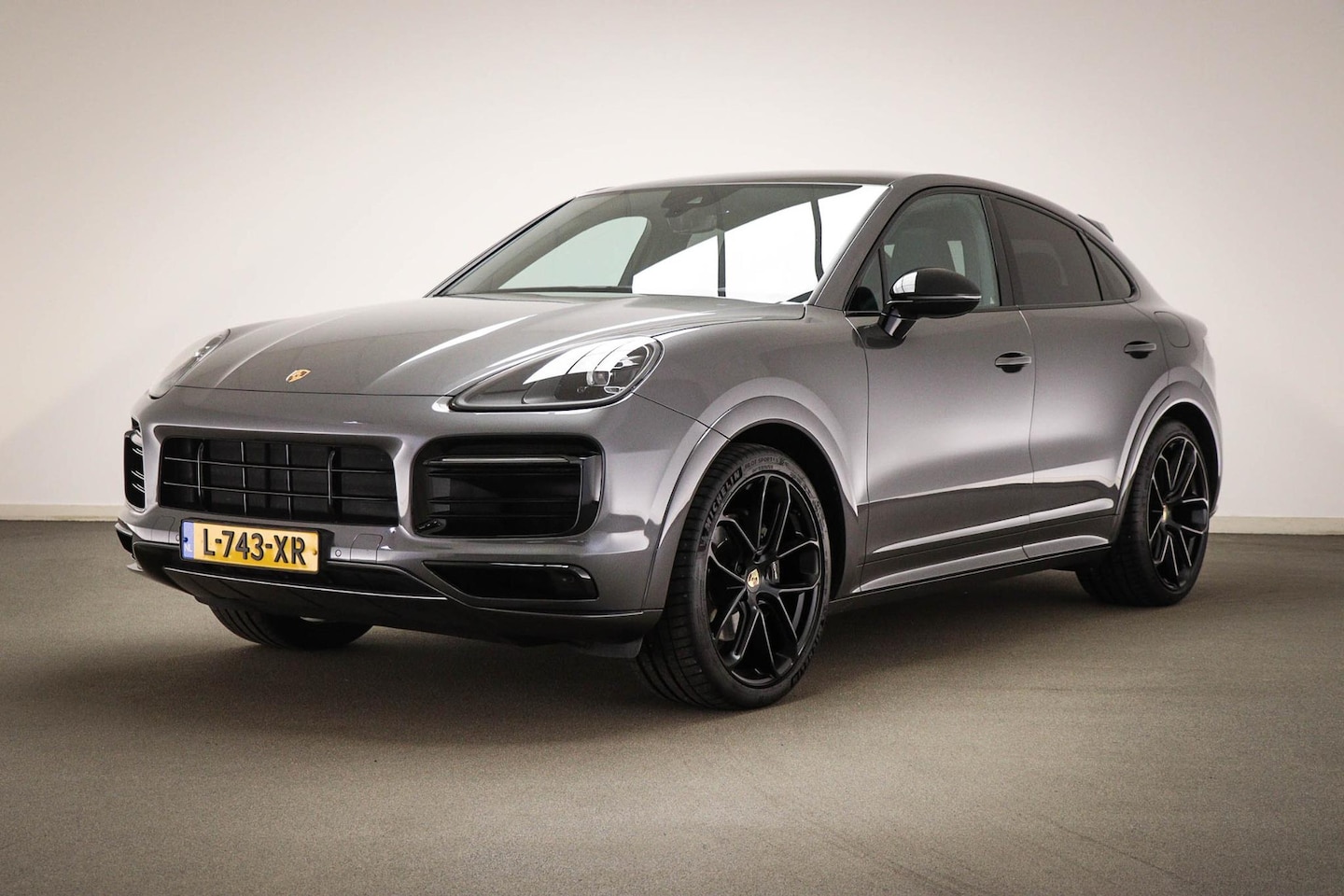 Porsche Cayenne Coupé - 3.0 E-Hybrid | PANORAMADAK | LUCHTVERING | STUURVERWARMING | STOELVENTILATIE | SPORT CHRON - AutoWereld.nl