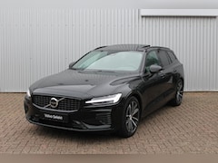 Volvo V60 - T8 Plug-in hybrid AWD Ultra Dark | Panoramadak | Trekhaak | Premium audio by Harman Kardon