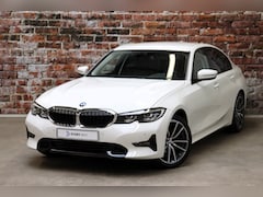 BMW 3-serie - Sedan 318i Executive Sport Line Automaat / Live Cockpit Professional / Stoelverwarming / P