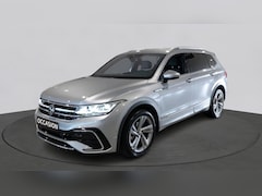 Volkswagen Tiguan Allspace - 1.5 TSI R-Line Business 7p. | Trekhaak | Derde zitrij | Winterpakket | LED matrix |