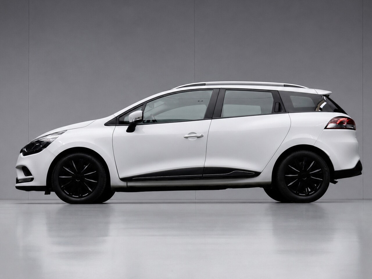 Renault Clio Estate - 0.9 TCe Limited Sport (NAVI,CLIMATE,CRUISE,AIRCO,ELEKTRISCH PAKKET,BLUETOOTH,LED,SPORTSTOE - AutoWereld.nl