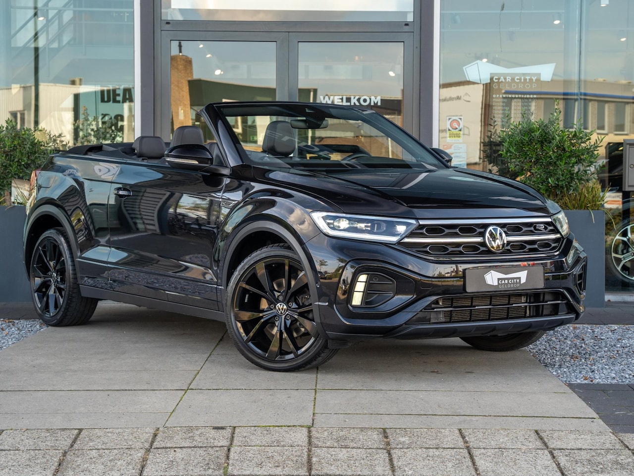 Volkswagen T-Roc Cabrio - 1.5 TSI 150pk Automaat R-Line | Trekhaak | BEATS | Alarm - AutoWereld.nl