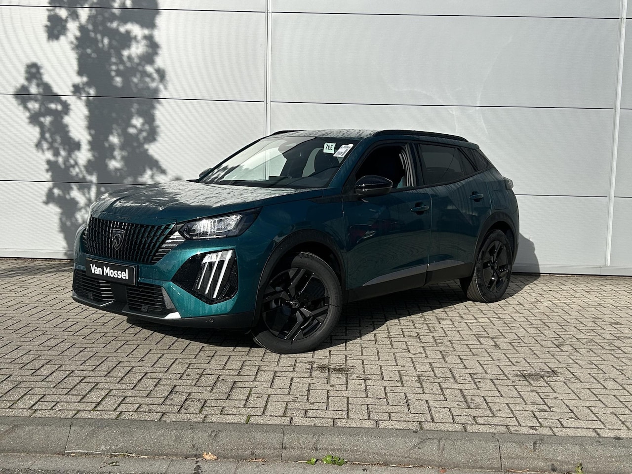 Peugeot 2008 - 1.2 Turbo 100 Allure | Camera | Navigatie | Cruise Control | Draadloze telefoonlader | App - AutoWereld.nl