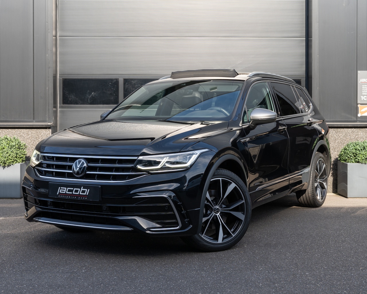 Volkswagen Tiguan Allspace - 2.0 TSI 4Motion 3X R-Line | Pano | Virtual | 190 PK | Keyless | Head-Up | Lane&Side | Stan - AutoWereld.nl