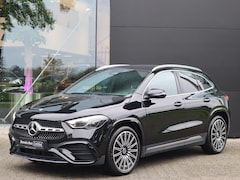 Mercedes-Benz GLA-Klasse - 180 AMG Line l Keyless l Achteruitrij camera l Stoelverwarming