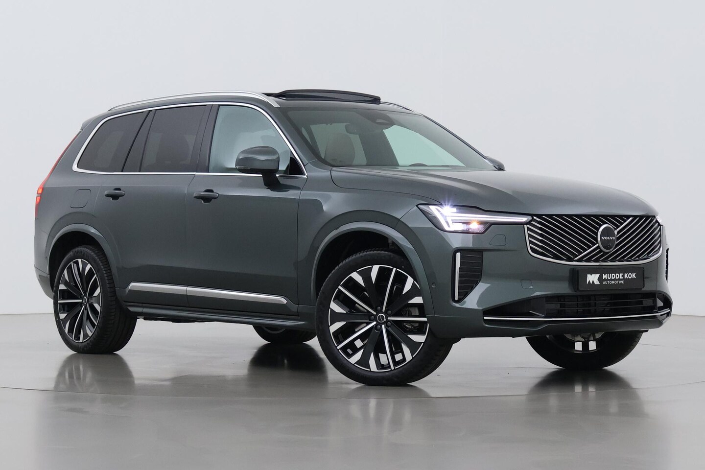 Volvo XC90 - T8 Ultra Bright | MY27 | Harman/Kardon | Trekhaak | Panoramadak | 360° Camera | Head-Up | - AutoWereld.nl