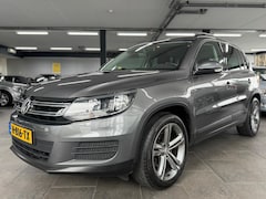 Volkswagen Tiguan - 1.4 TSI Sport&Style navi clima cruise controle lm-velgen parkeersensoren stoelverwarming t