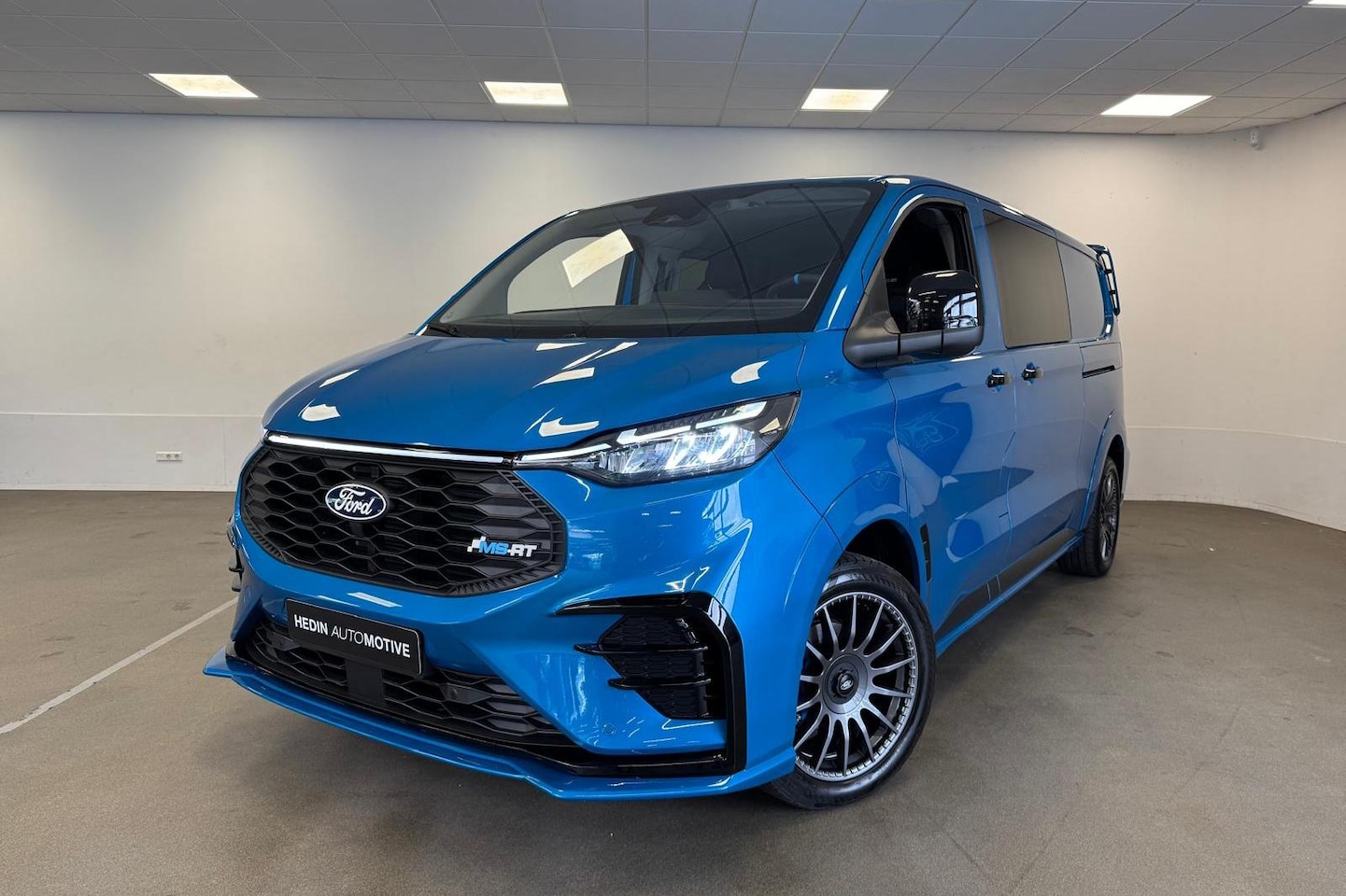 Ford Transit Custom - E-Transit 320 71kWH L2H1 MS-RT 286PK Dubbel Cabine | Te Bestellen | 5-Zits - AutoWereld.nl