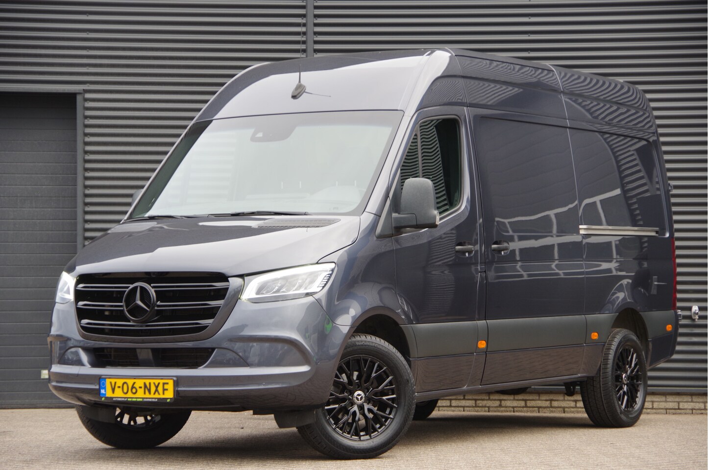 Mercedes-Benz Sprinter - 319 3.0 CDI V6 AUT. LED, 2X SCHUIFDEUR, MBUX 10'', ADAPT. CRUISE, CAMERA, NAVI, CLIMA, STA - AutoWereld.nl